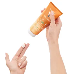 Vichy Soleil Gel Hidratante Transparente SPF30, 200ml. Vichy Soleil Gel Hidratante Transparente SPF30, 200ml.