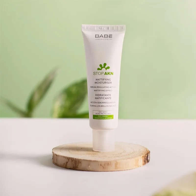 Babe Stop Akn Fluido Matificante, 50 ml Babe Stop Akn Fluido Matificante, 50 ml