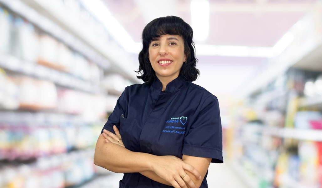 Farmacéuticas ofreciendo consejo